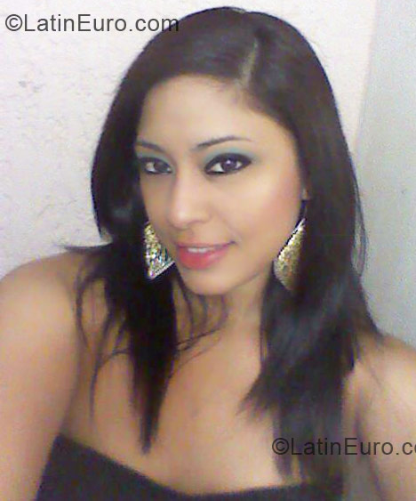 Date this young Mexico girl Janine02 from Cancun MX703