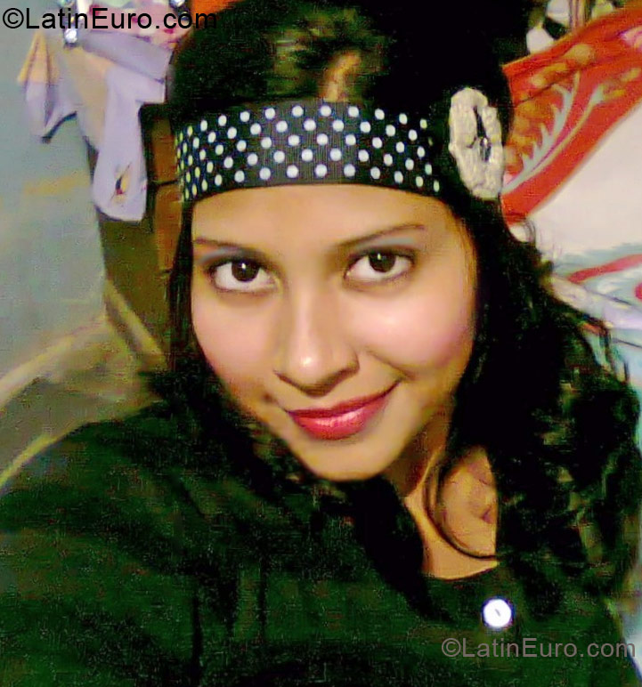 Date this attractive Honduras girl Sindy from Puerto Cortes HN676