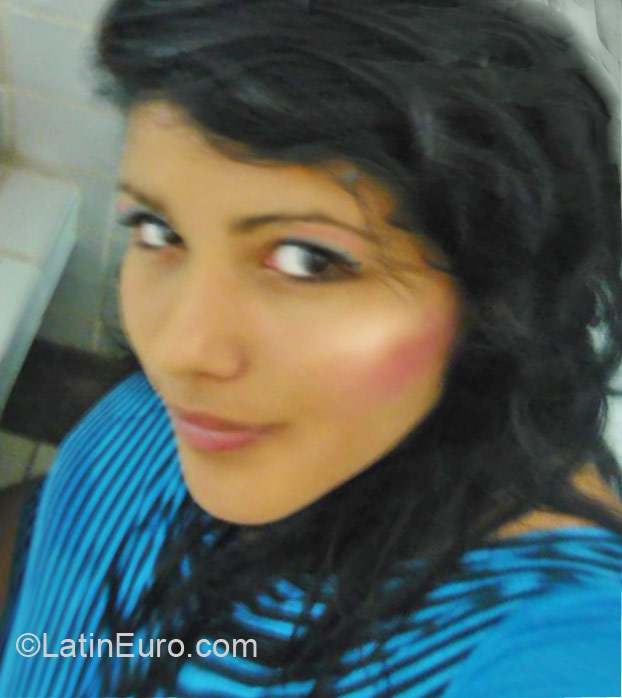 Date this sensual Colombia girl Lina from Bogota CO10339