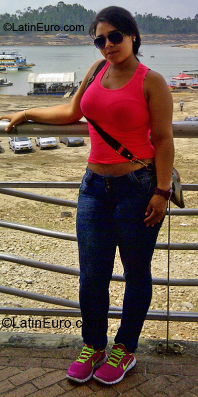 Date this athletic Colombia girl Lizeth from Cali CO10351