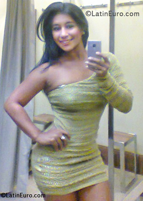 Date this athletic Brazil girl Tatyane from Rio De Janeiro BR6701