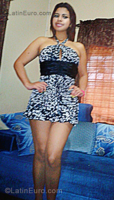 Date this happy Panama girl Nenabella05 from Panama PA296