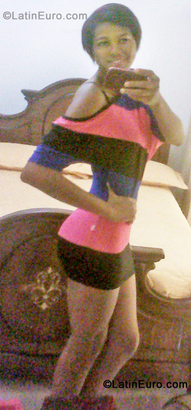 Date this pretty Colombia girl Miryan from Cartagena CO10804