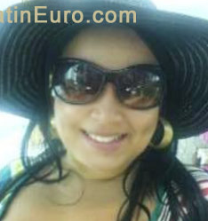 Date this passionate Brazil girl Vanessa from Salvador BR6712