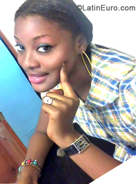 Date this foxy Cote D'Ivoire girl Irne from abidjan CI27