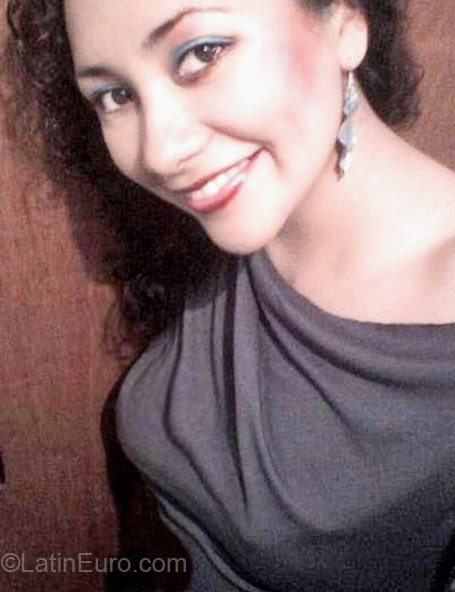 Date this attractive Peru girl Karol from Lima PE590