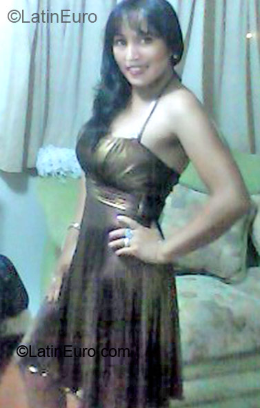 Date this pretty Peru girl YESICA from Lima PE592