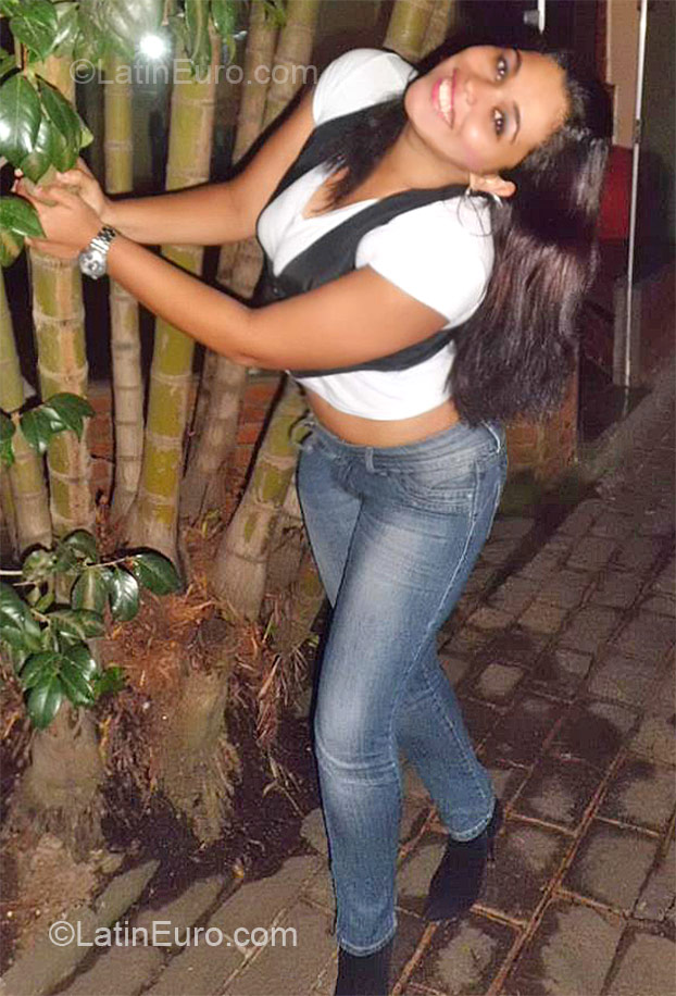 Date this funny Brazil girl Kamyla from Sao Paulo BR6771