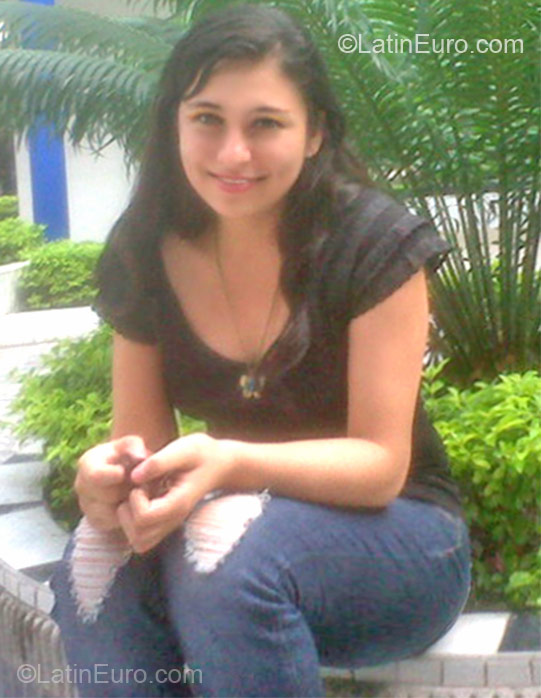 Date this nice looking Peru girl Katherine from Tarapoto PE639