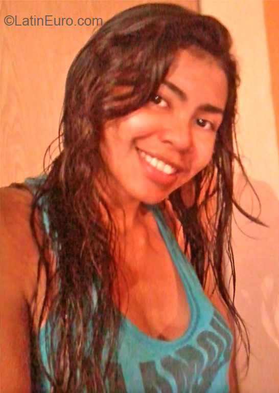 Date this georgeous Colombia girl Samantha from Barranquilla CO10660