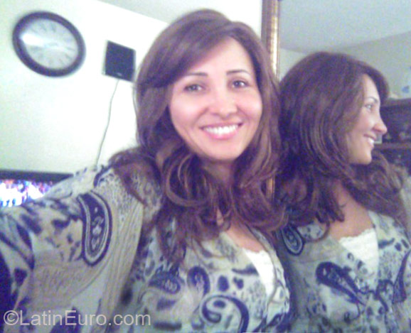 Date this georgeous United States girl Belacronel from Los Angeles US13183