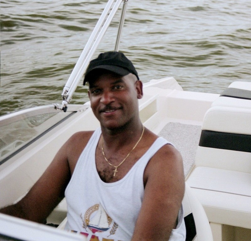 Date this happy United States man Michael T from Houston US13267