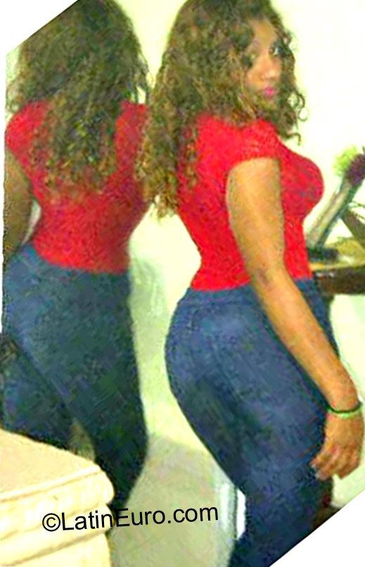 Date this charming Dominican Republic girl Teredoll from Santo Domingo DO11632