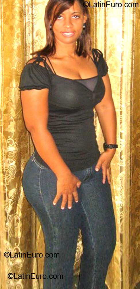 Date this stunning Colombia girl Joani from Cartagena CO10783