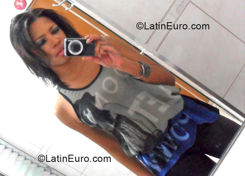 Date this pretty Brazil girl Erica from Sao Paulo BR6875