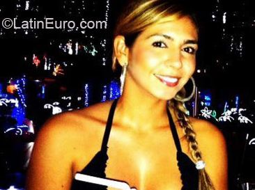 Date this charming Colombia girl MARIA from Bucaramanga CO10850