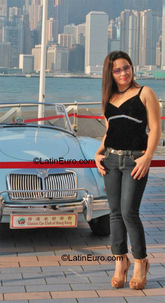 Date this fun Hong Kong girl Lemy from Hong Kong HK6