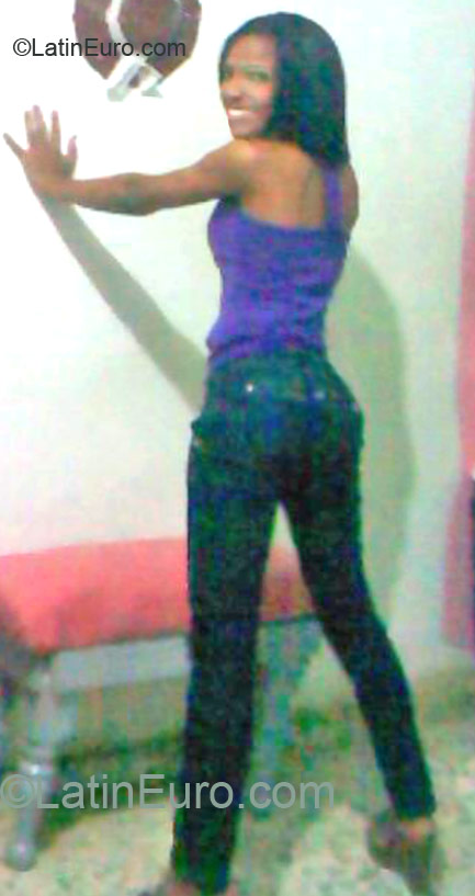 Date this fun Dominican Republic girl Anyelis from Santiago DO11873