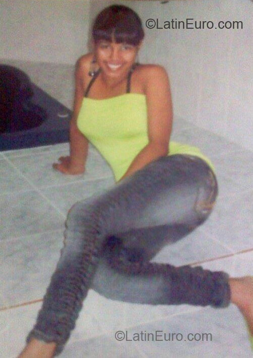 Date this young Dominican Republic girl Berenice from Higuey DO11876