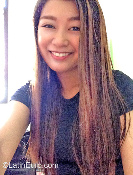 Date this lovely Philippines girl Merry from Manila PH495