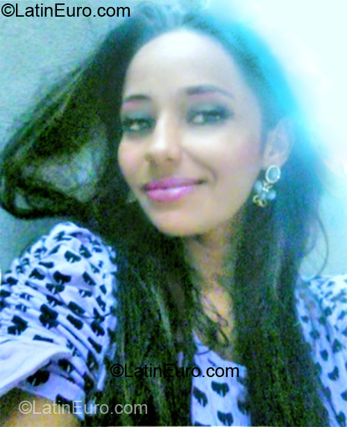 Date this voluptuous Brazil girl LillyAnnie from Manaus BR6973