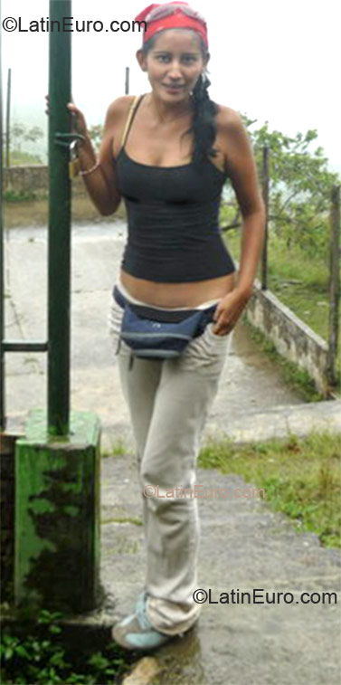 Date this sensual Colombia girl Nidi from Acacias CO10895