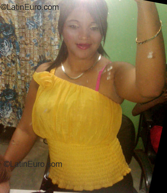 Date this charming Dominican Republic girl Josmary payano from Santo Domingo DO11923