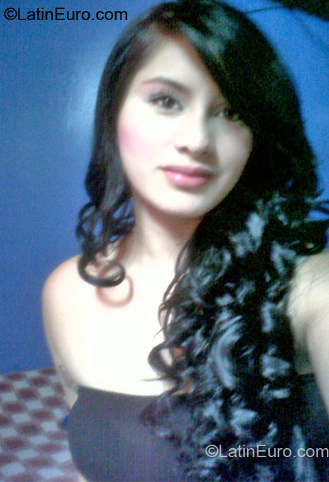 Date this lovely Colombia girl Gisela from Bogota CO10952