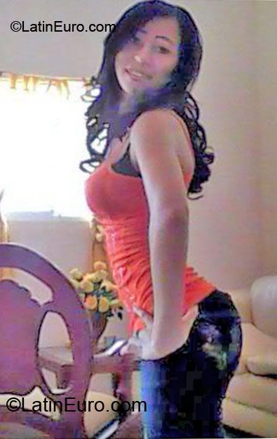 Date this lovely Dominican Republic girl Eyerilis from La Vega DO11954