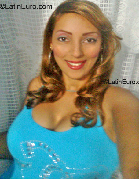 Date this attractive Dominican Republic girl Mermelada from Santo Domingo DO11985