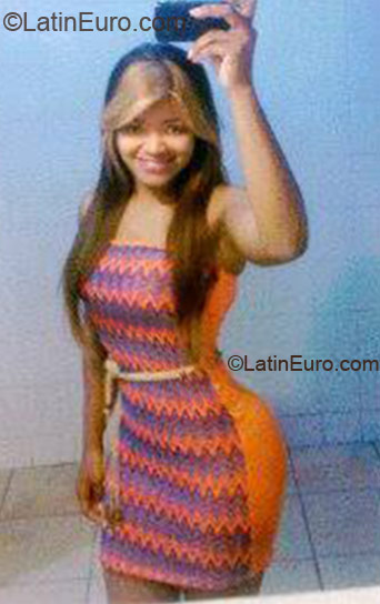 Date this charming Dominican Republic girl Karol from Santo Domingo DO11998