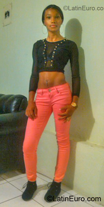 Date this good-looking Jamaica girl Theresa from Montego Bay JM677