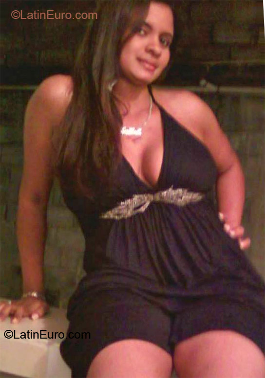 Date this delightful Dominican Republic girl Daniela from Santiago DO12127