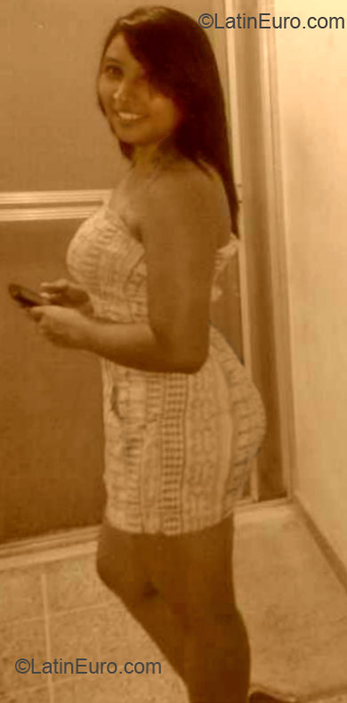 Date this beautiful Honduras girl Yonelin from El Progreso Yoro HN718