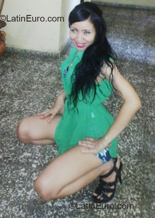 Date this voluptuous Dominican Republic girl Frannyel from La Vega DO12142