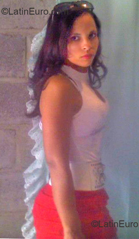 Date this good-looking Dominican Republic girl Mercedes2011 from Santiago DO12243