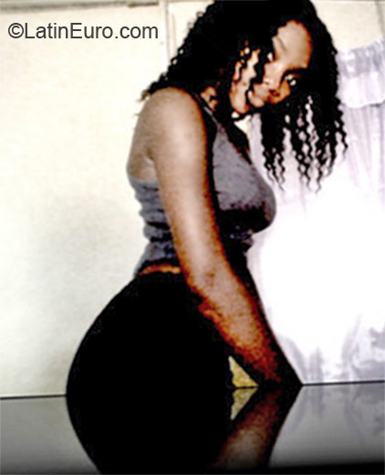 Date this beautiful Jamaica girl Ashley from Kingston JM711