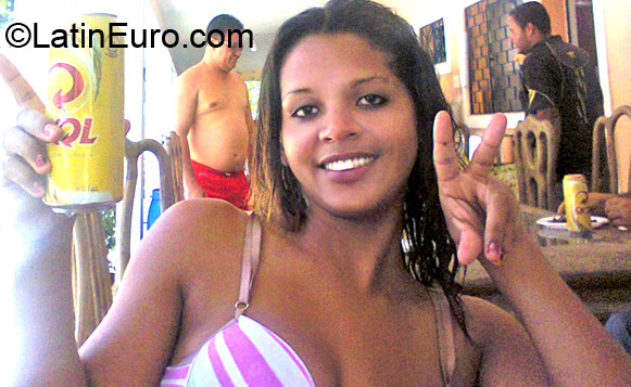 Date this athletic Brazil girl Paula Maria from Rio Largo BR7095