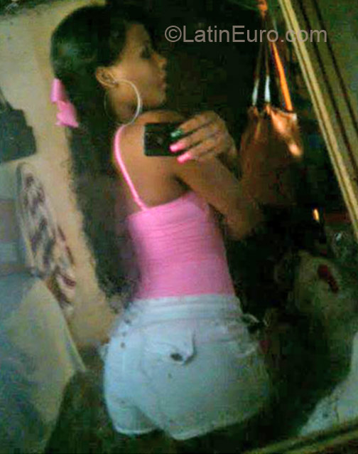 Date this exotic Dominican Republic girl Yessica from Santo Domingo DO12330