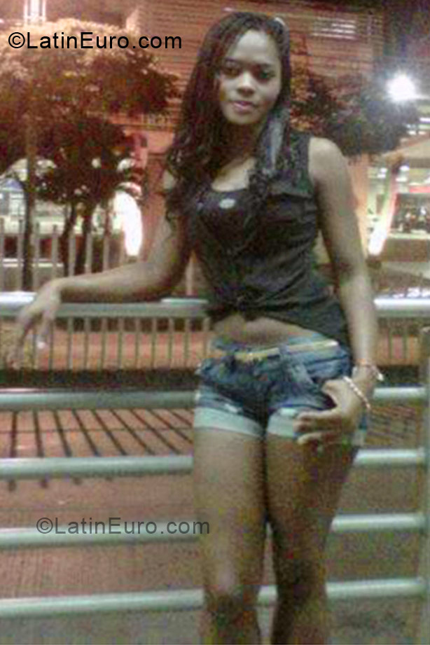 Date this passionate Colombia girl Jeimy rivas from Cali CO11297