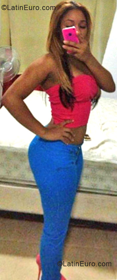 Date this stunning Dominican Republic girl Elizabeth from Bonao DO33285