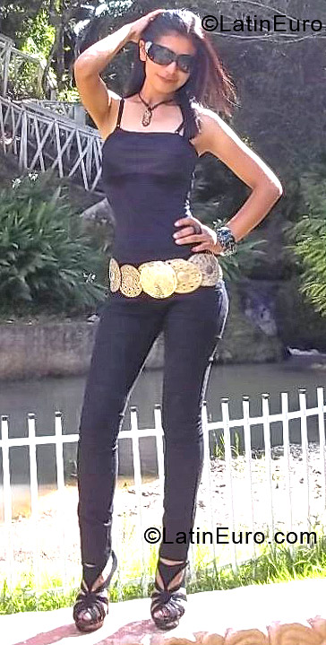 Date this delightful Honduras girl Gloria Sol from San Pedro Sula HN761