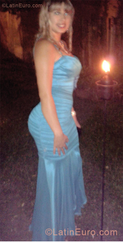 Date this fun Colombia girl Paola from Cali CO18476