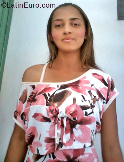 Date this charming Brazil girl Nurriel from Salvador BR7140