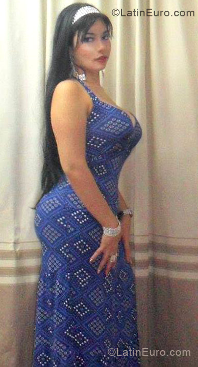 Date this attractive Colombia girl Jenni from Medellin CO11445