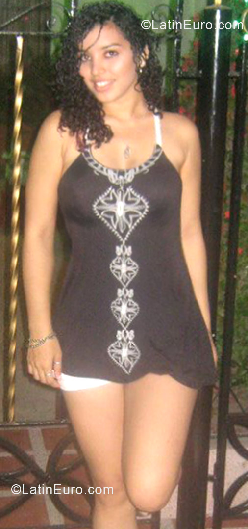 Date this charming Colombia girl Edith from Barranquilla CO11454