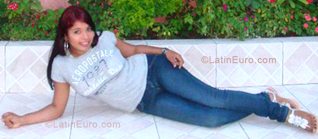 Date this fun Dominican Republic girl Nicol27 from La Romana DO12734