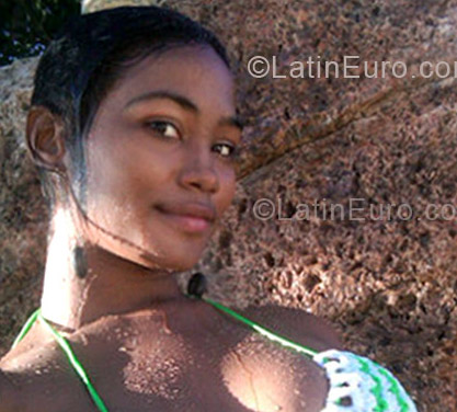 Date this young Dominican Republic girl Yari from Santo Domingo DO12769