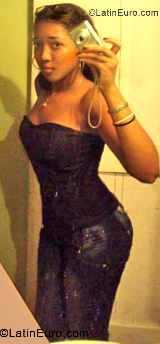 Date this charming Dominican Republic girl Yeimy from Santiago DO12788