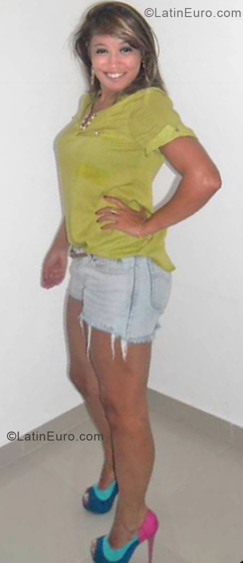 Date this young Brazil girl Rosana from Sao Jose Dos Campos BR7181